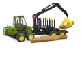 Ciągnik John Deere z przyczepą samozaładowczą i 4 balami