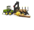 Ciągnik John Deere z przyczepą samozaładowczą i 4 balami